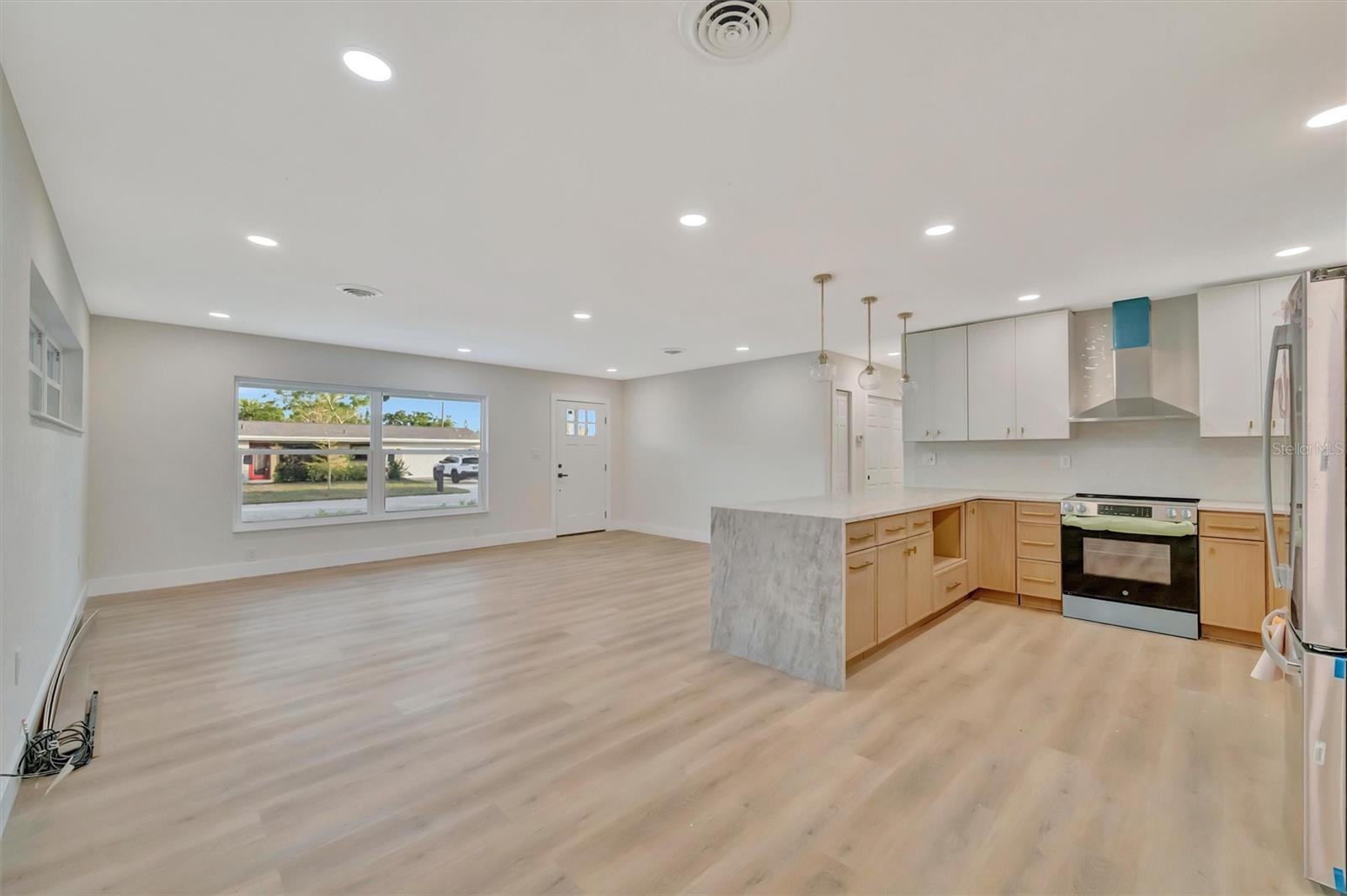 2705 SUNNYSIDE STREET