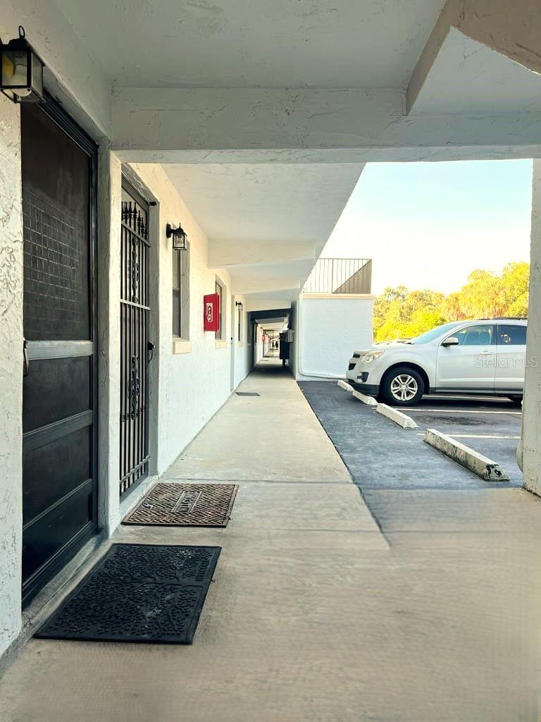 Remodeled 2/2 Condo – Golf Views & 10 Min from the Beach!
Fully updated unit just 10 minutes from the beach. Ideal as a primary home, vacation retreat, or rental. Enjoy peaceful golf course views, a sparkling pool, BBQ area, and low condo fees covering insurance and amenities. Prime Daytona location near beaches, hospitals, colleges, dining & shops. Turnkey & ready to enjoy!