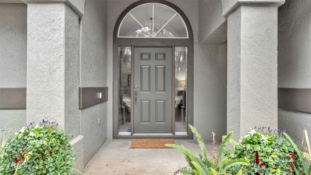 Photo of 422 E Mccormick Road, Apopka, FL 32703 (MLS # L4959436)