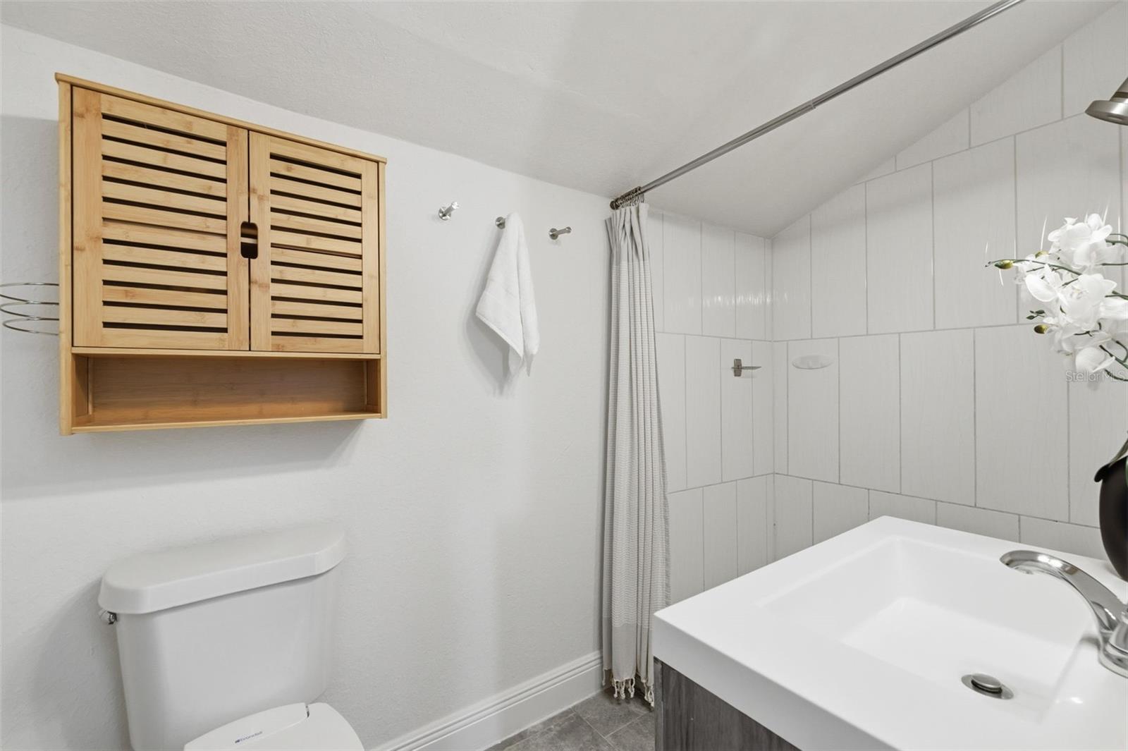 FLORAL VILLA ESTATES REP - Residential