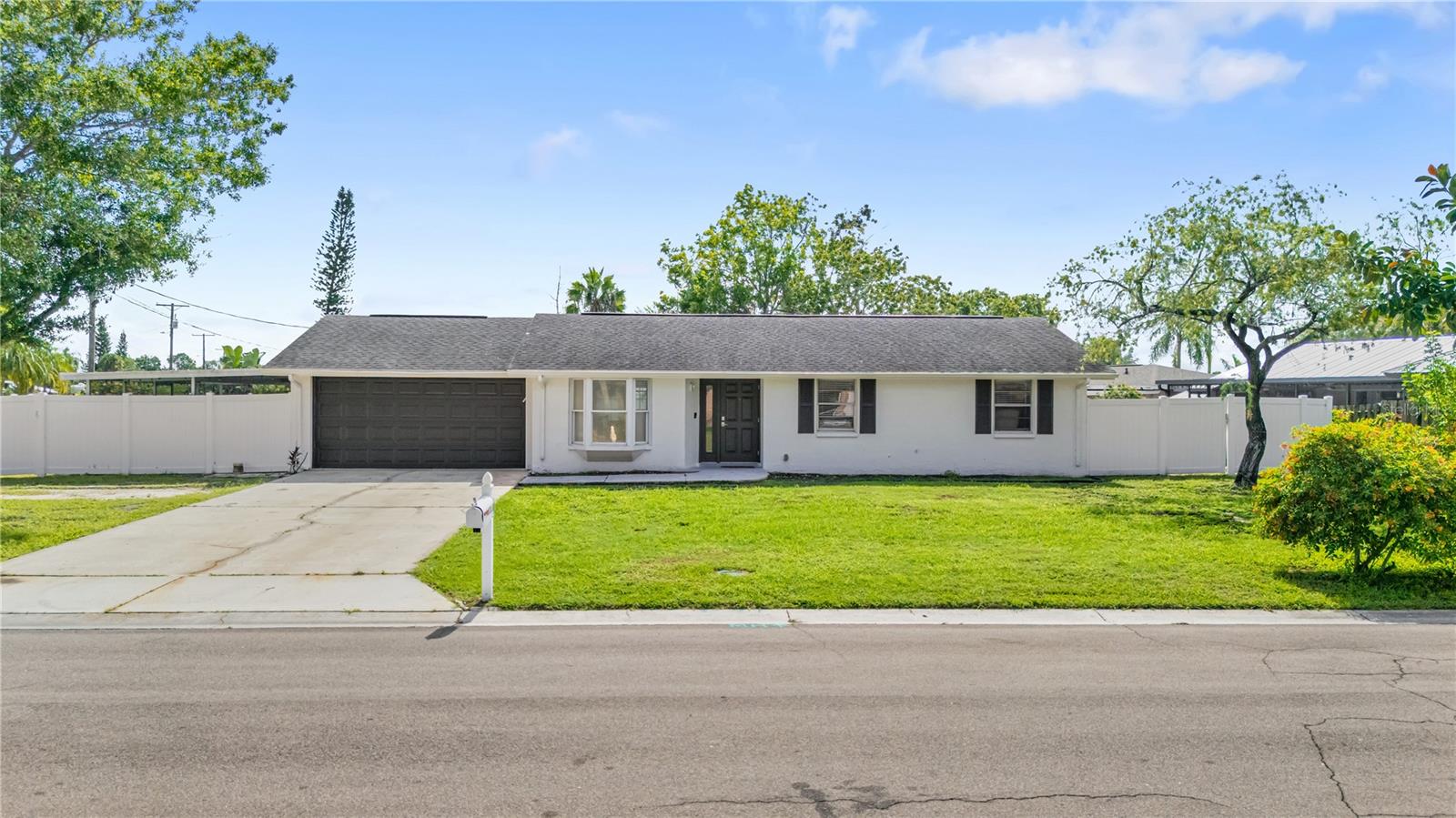 6321 FLORIDA CIRCLE W, APOLLO BEACH, FL, 33572 1 6321 FLORIDA CIRCLE W