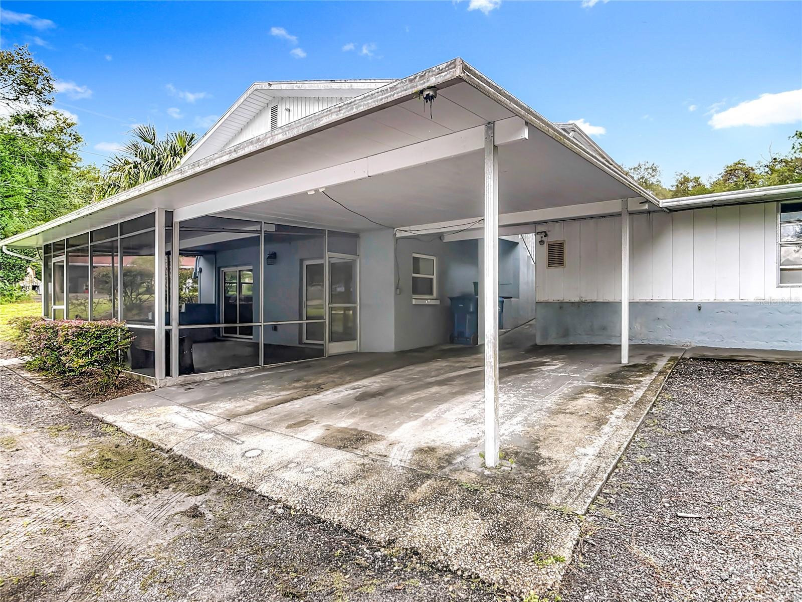 COUNTRY CLUB ESTATES - Residential