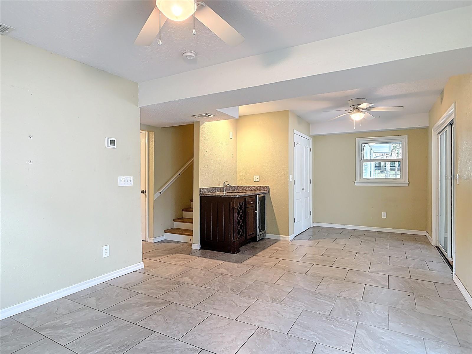 COUNTRY CLUB ESTATES - Residential