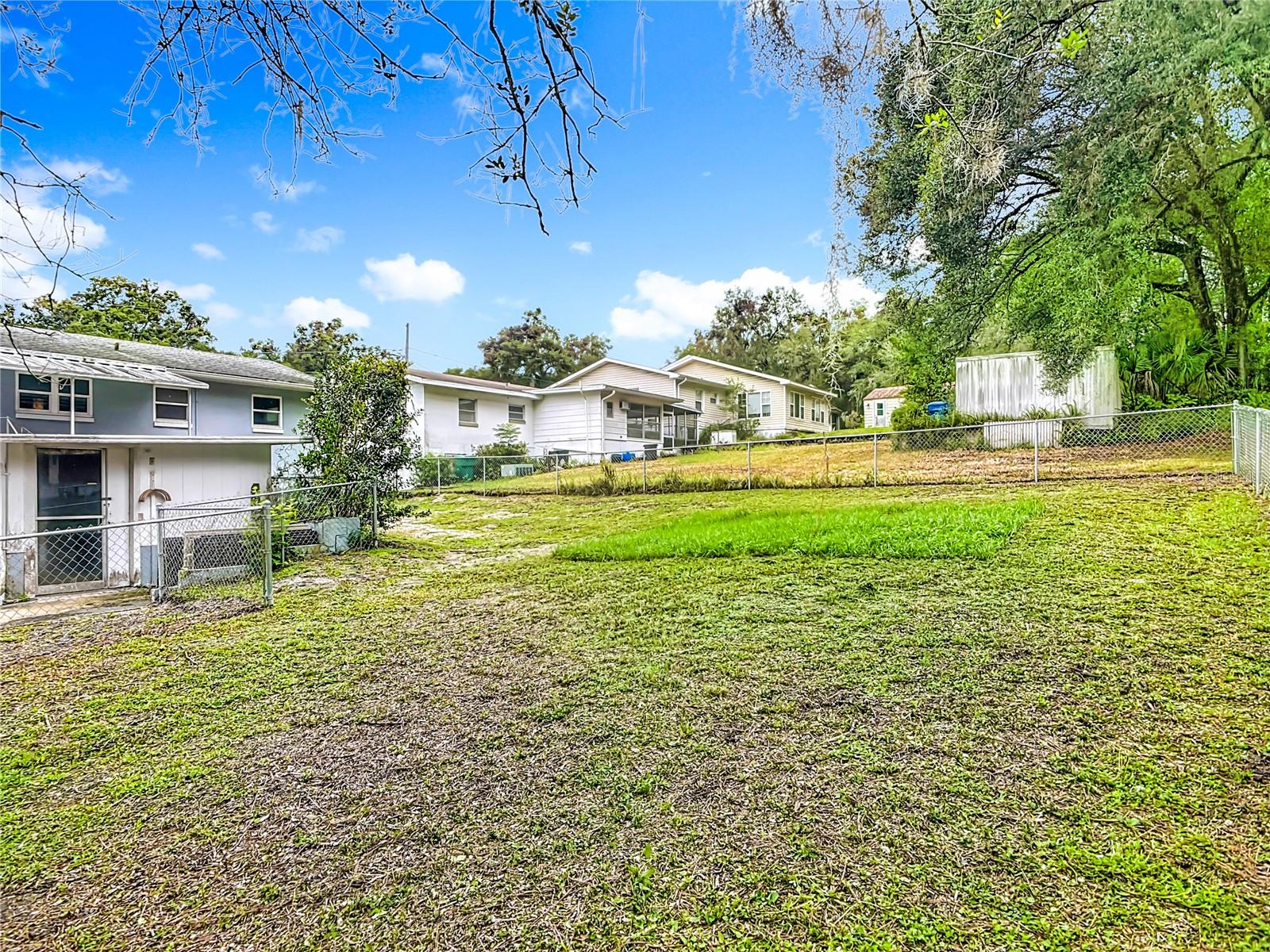 COUNTRY CLUB ESTATES - Residential