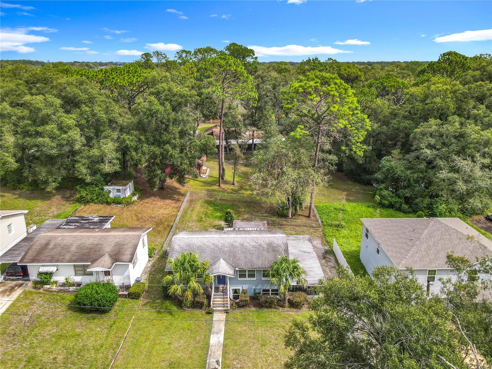 COUNTRY CLUB ESTATES - Residential