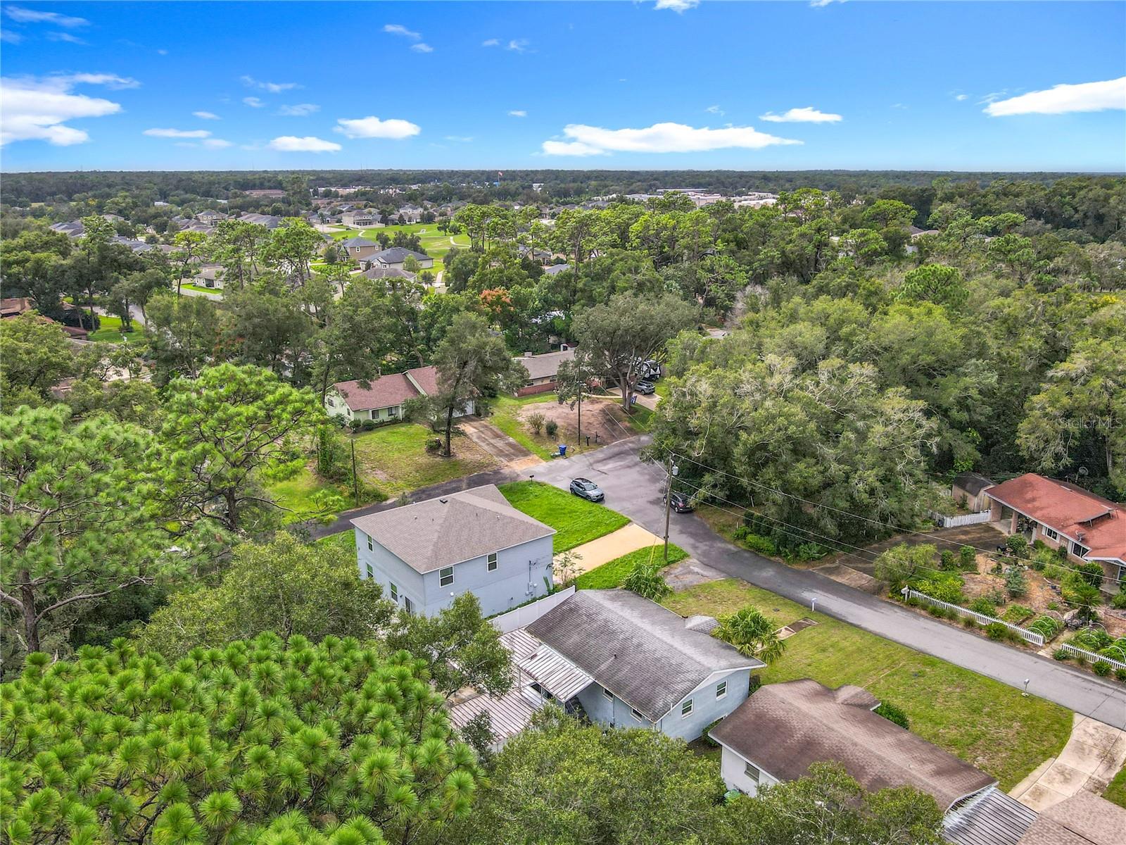 COUNTRY CLUB ESTATES - Residential
