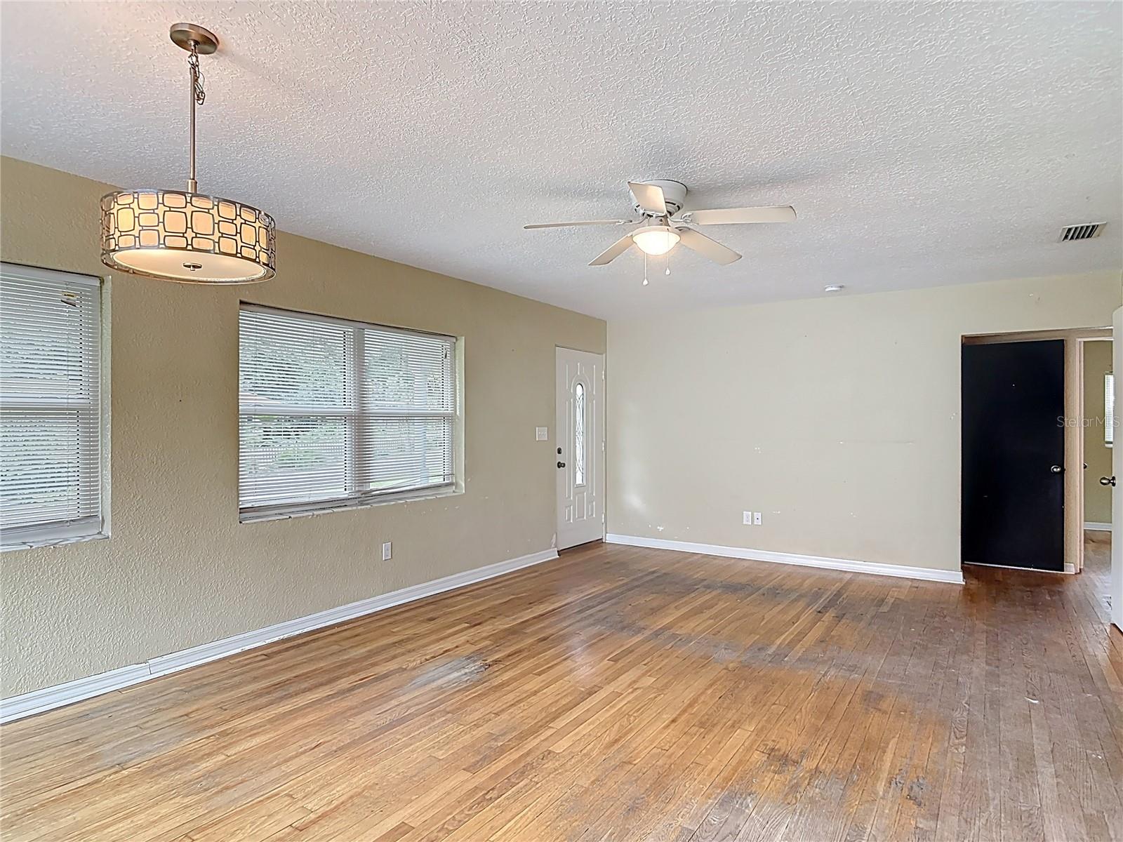 COUNTRY CLUB ESTATES - Residential