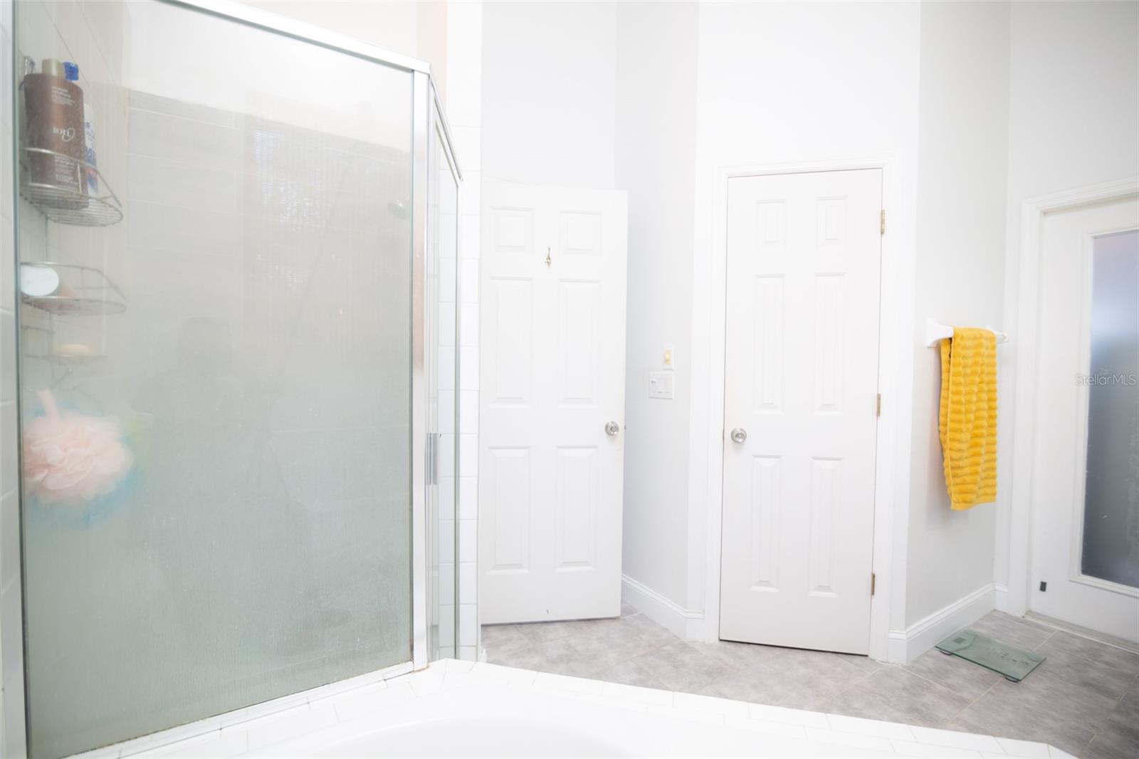 HUNTERS CREEK TR 310 - Residential Lease