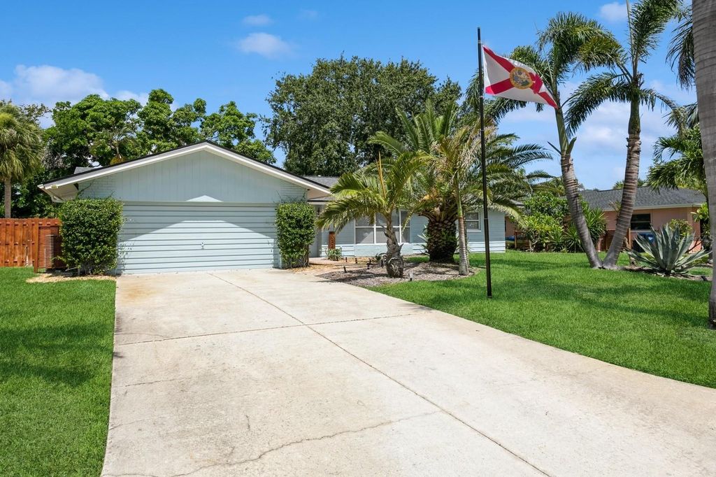 Photo of 1304 63rd Street NW, Bradenton, FL 34209 (MLS # TB8403931)