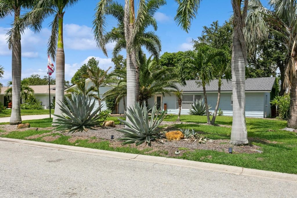 Photo of 1304 63rd Street NW, Bradenton, FL 34209 (MLS # TB8403931)