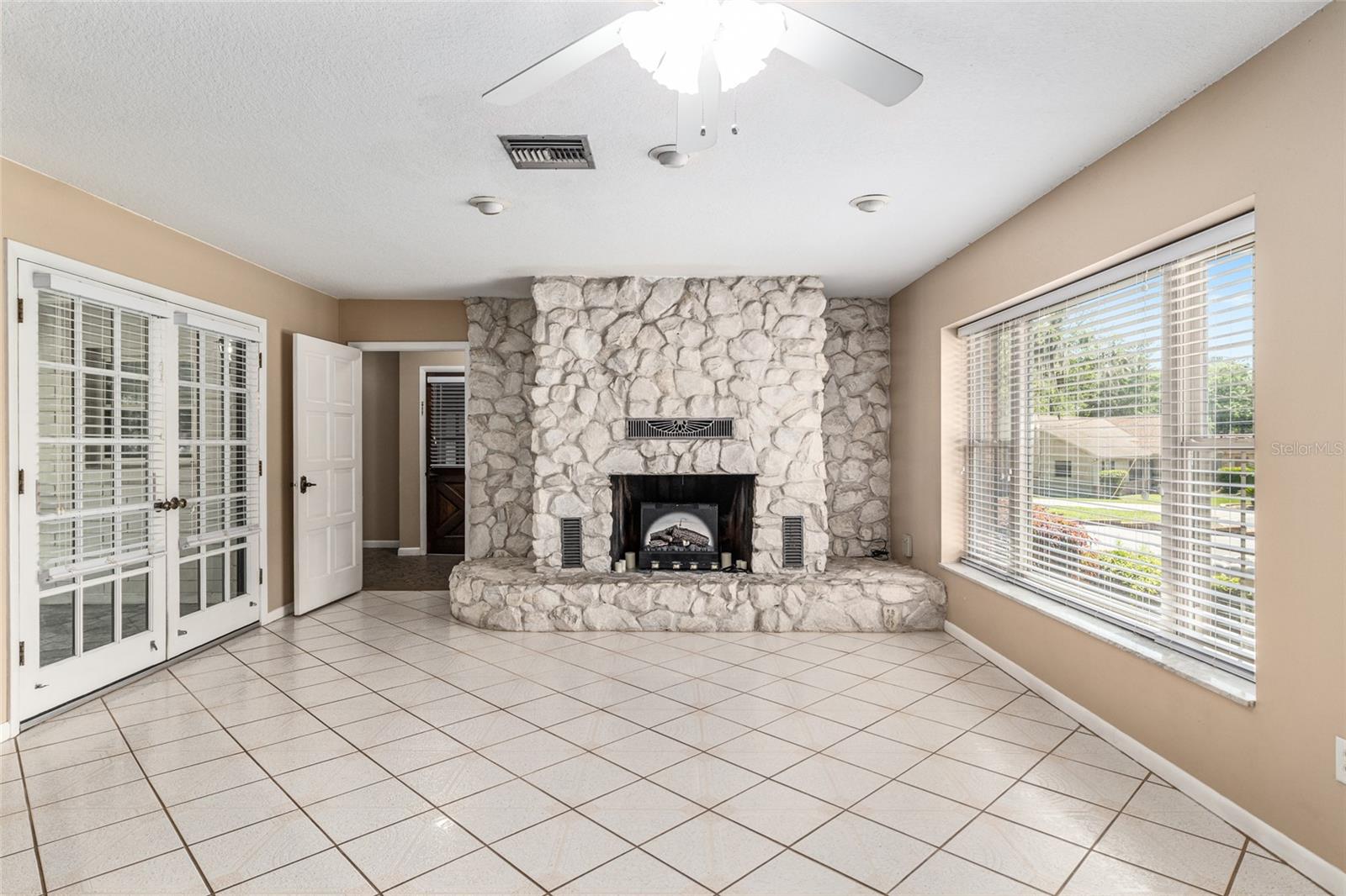 3950 SE 10TH LANE