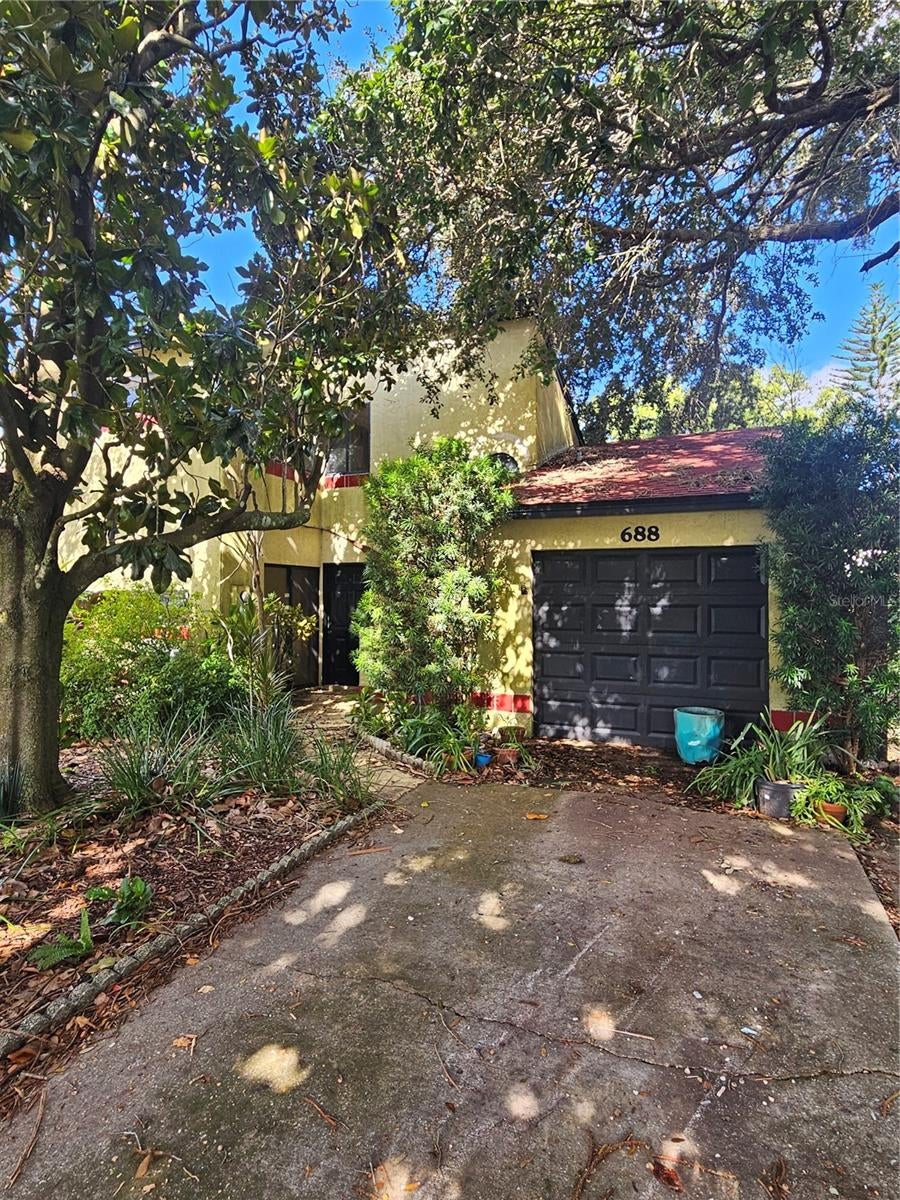 Photo of 688 Golden Sunshine Circle, Orlando, FL 32807 (MLS # O6452511)
