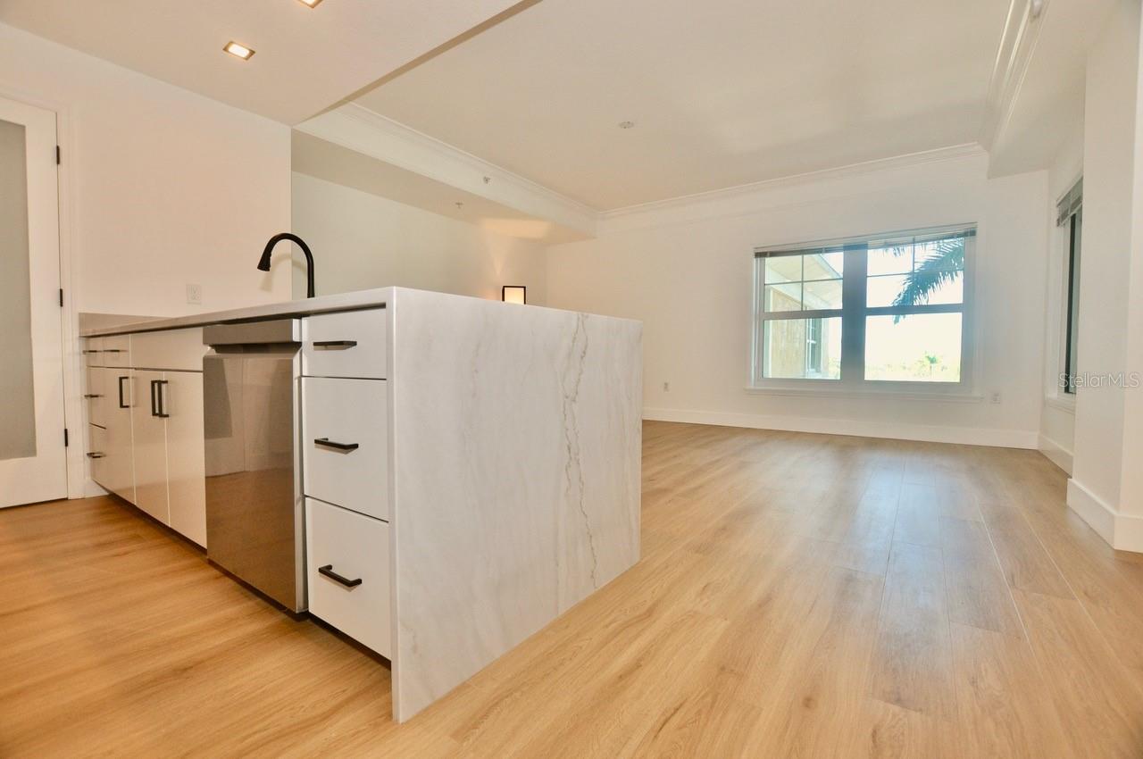 750 N TAMIAMI TRAIL 307