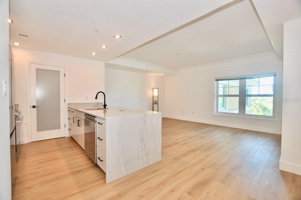 750 N TAMIAMI TRAIL 307