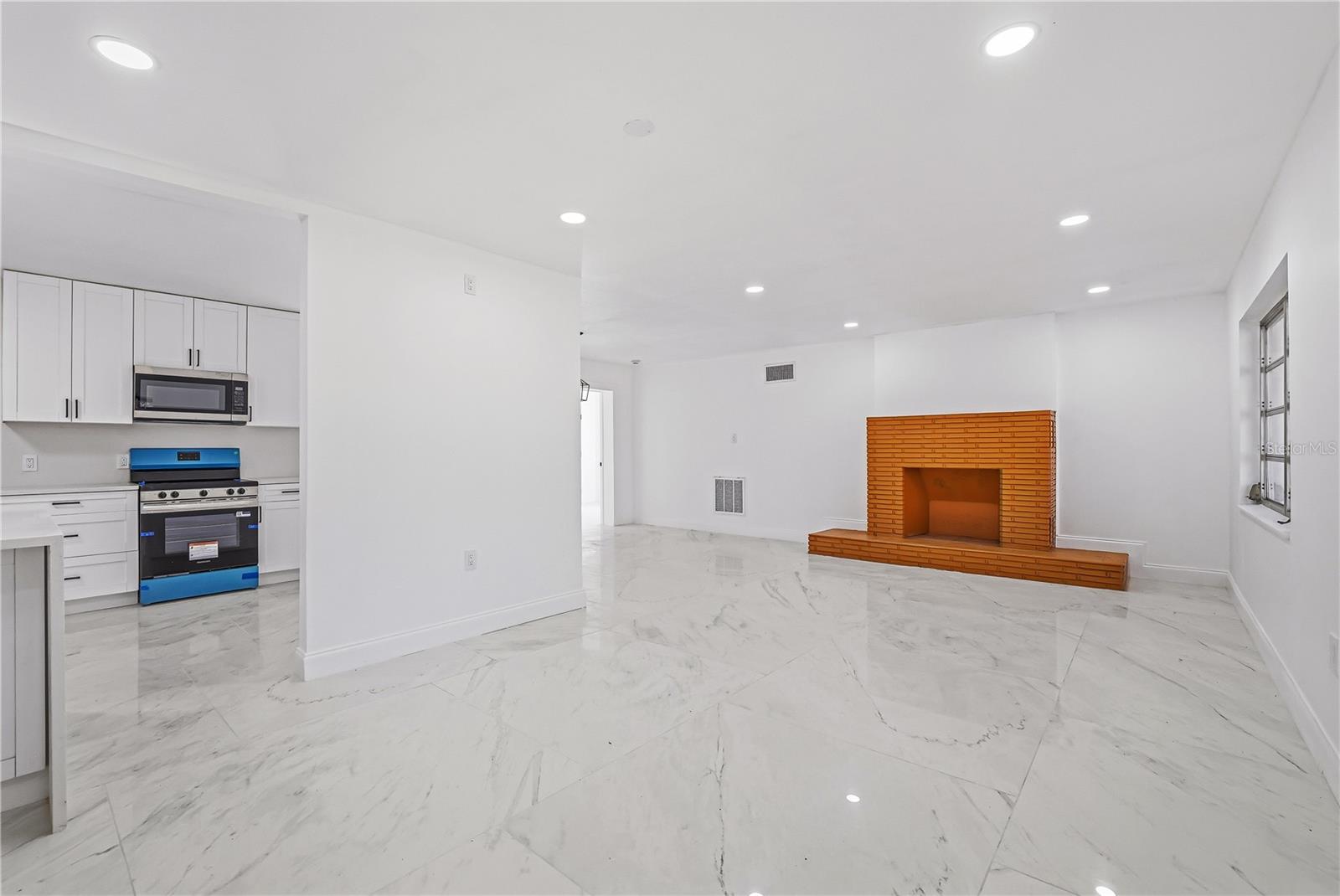 LAKEWOOD - Residential