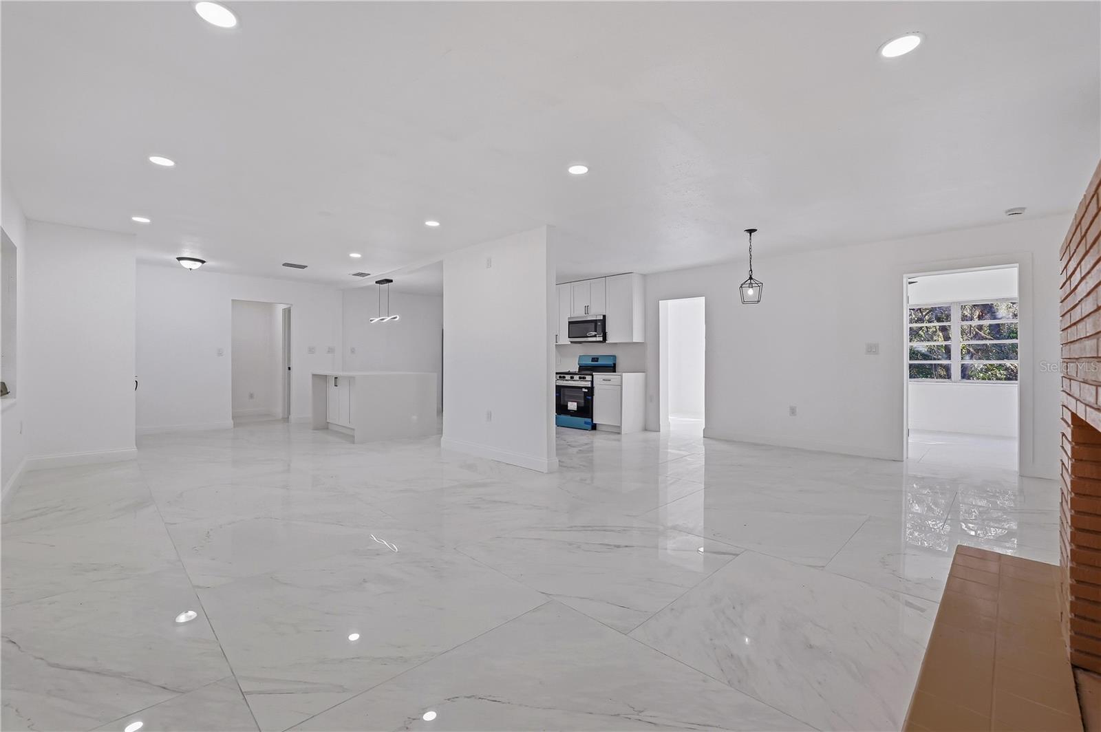 LAKEWOOD - Residential