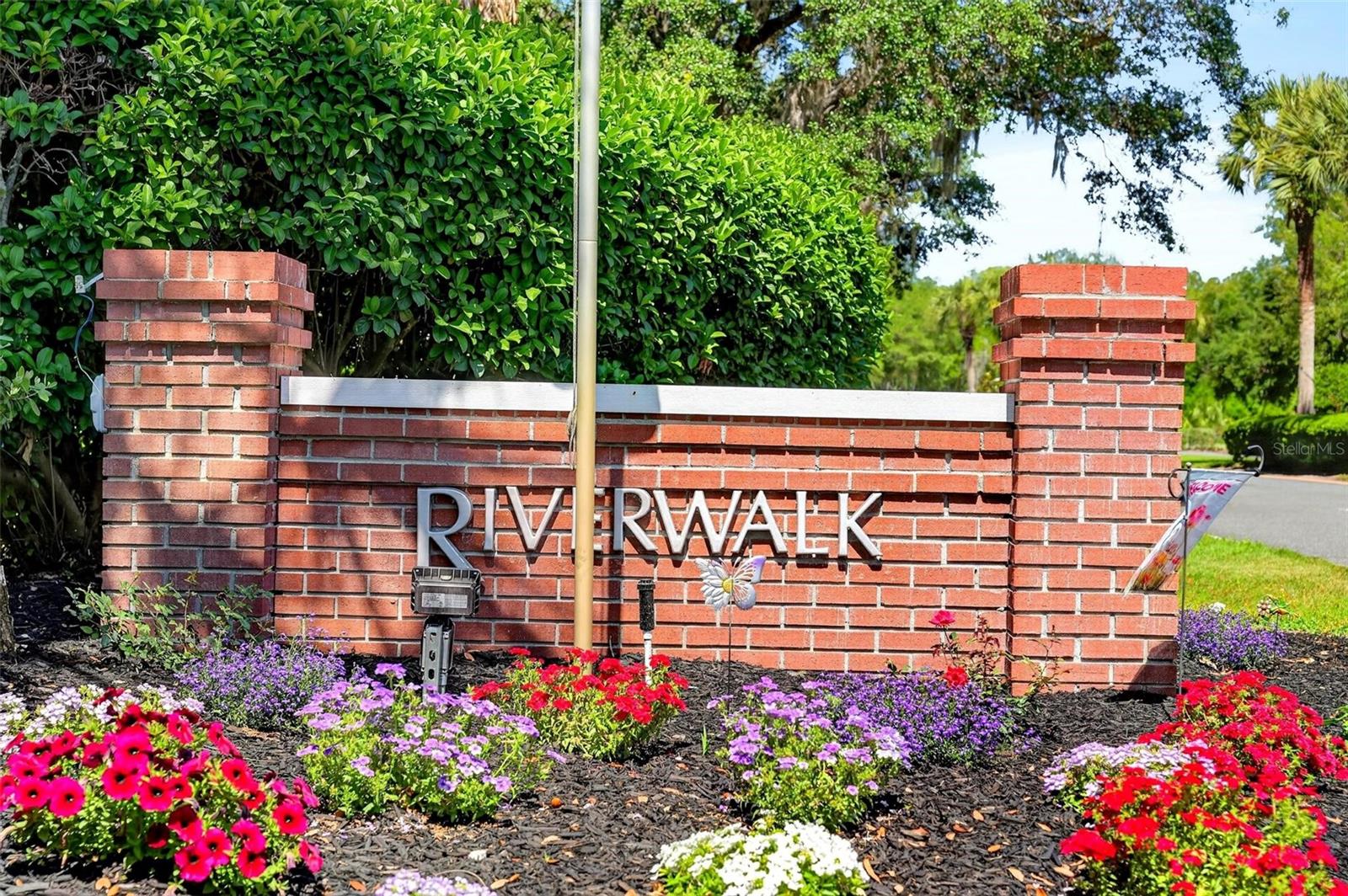 THE PLANTATION AT LEESBURG RIVERWALK VILLAGE - Residential