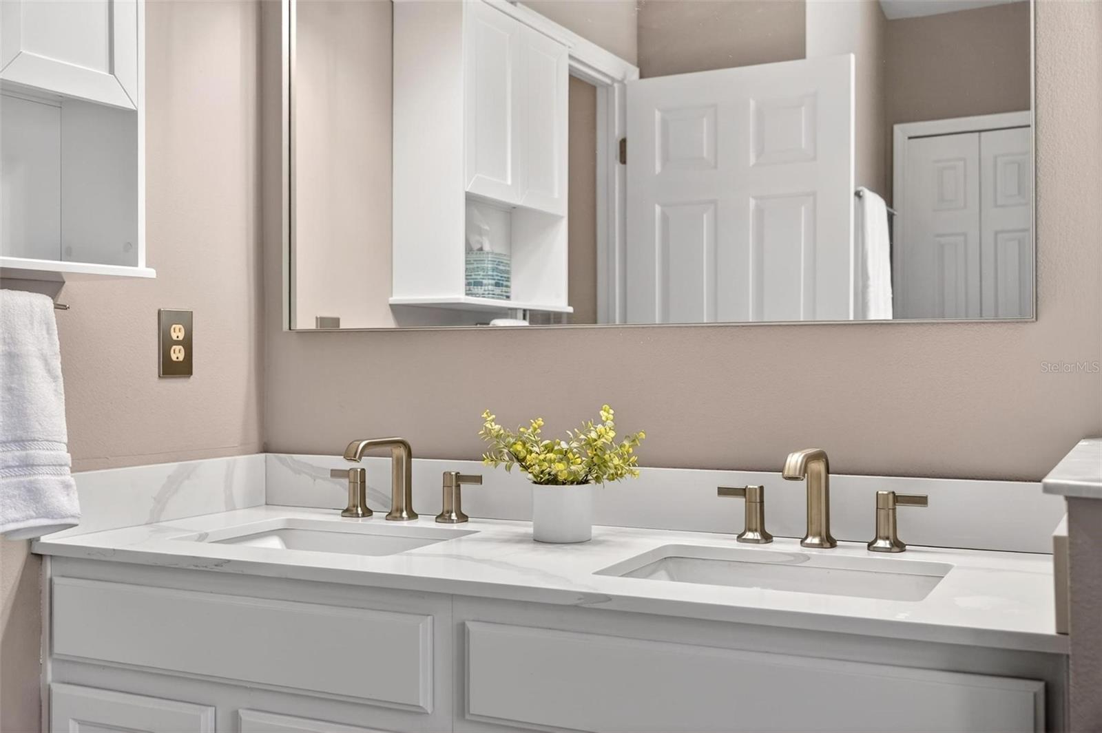 THE PLANTATION AT LEESBURG RIVERWALK VILLAGE - Residential