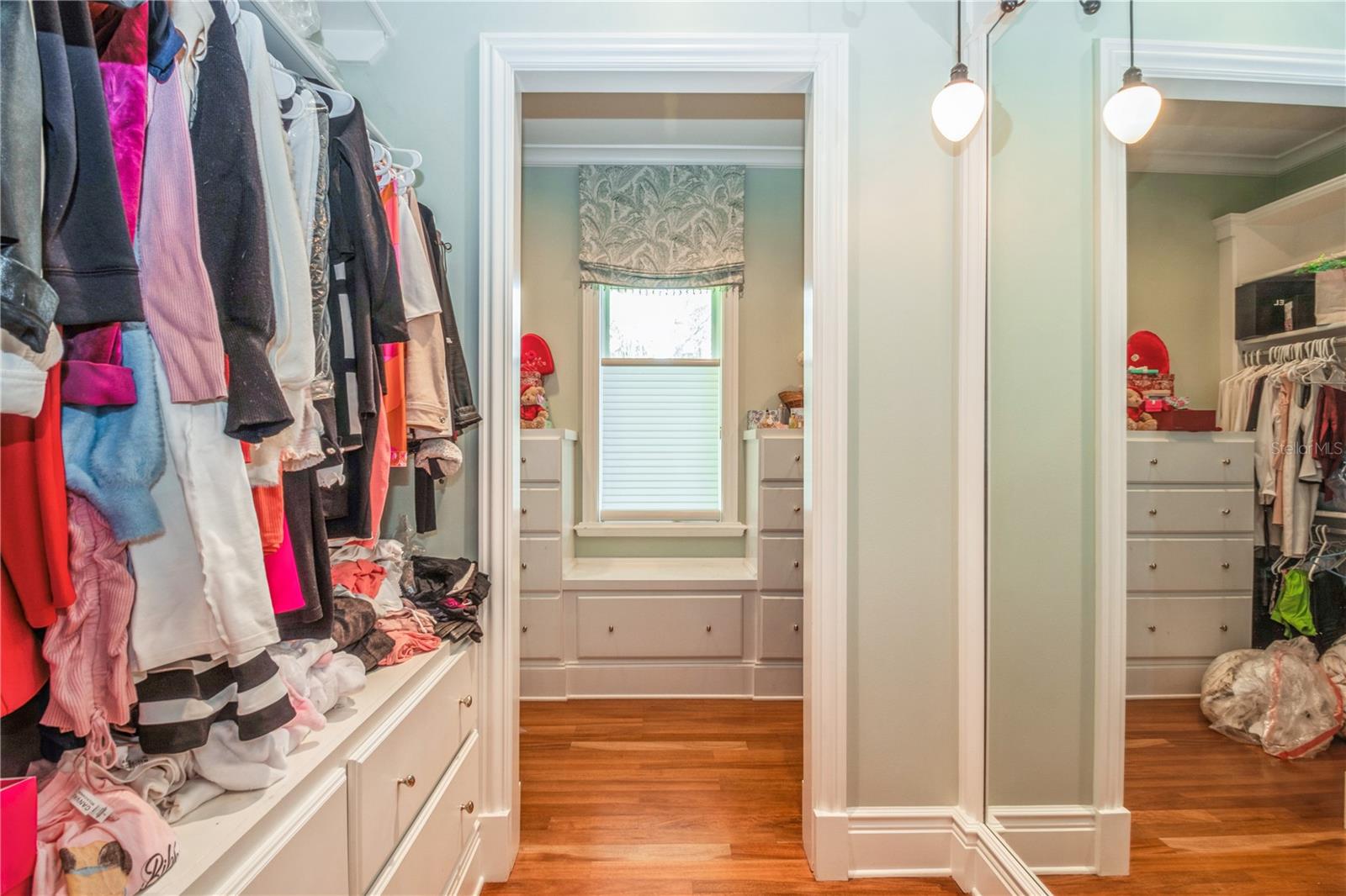 ADAMS GROVE - Residential