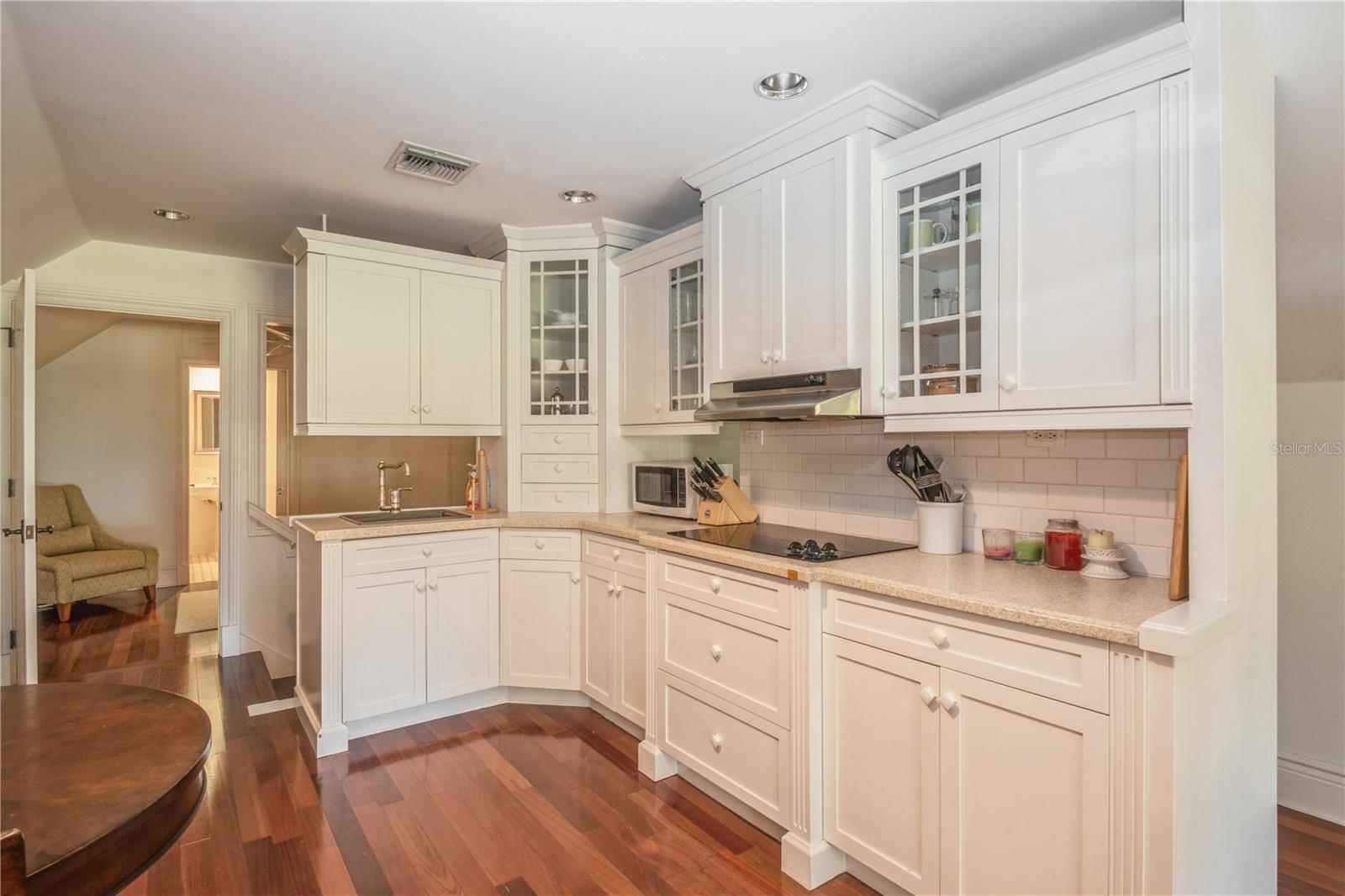 ADAMS GROVE - Residential