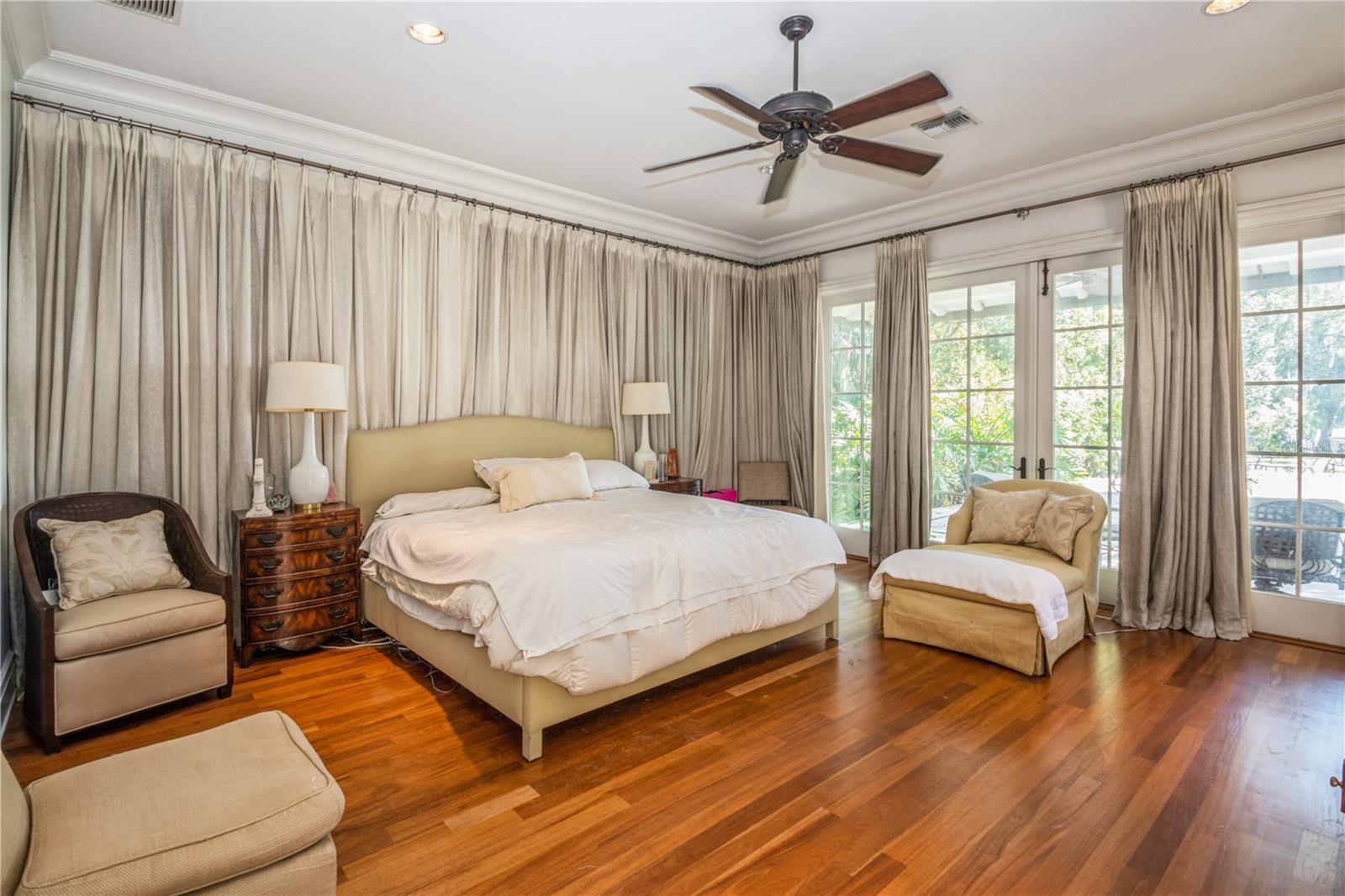 ADAMS GROVE - Residential