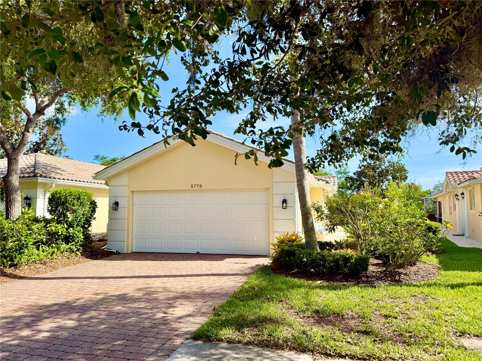 VILLAGEWALK - Residential