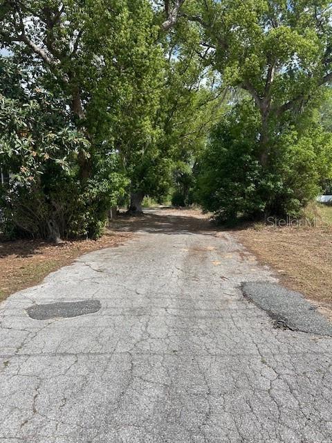 LAKESIDE DRIVE