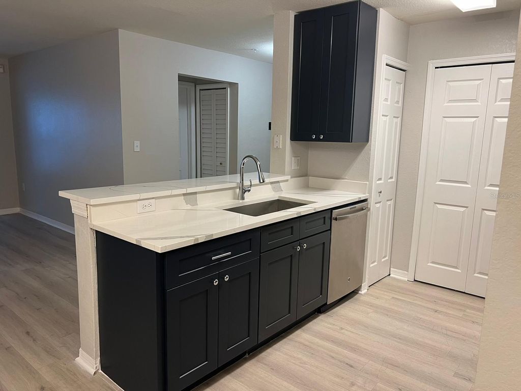 Photo of 5455 Vineland Road #3108, Orlando, FL 32811 (MLS # O6370395)