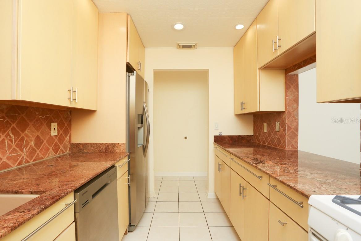 VILLAGE GARDENS PH 2 - Residential Lease