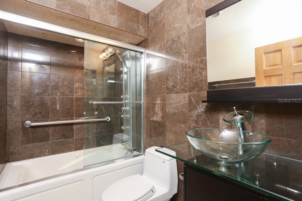 VILLAGE GARDENS PH 2 - Residential Lease