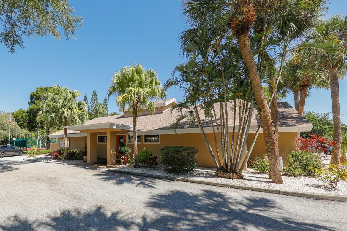 VILLAGE GARDENS PH 2 - Residential Lease