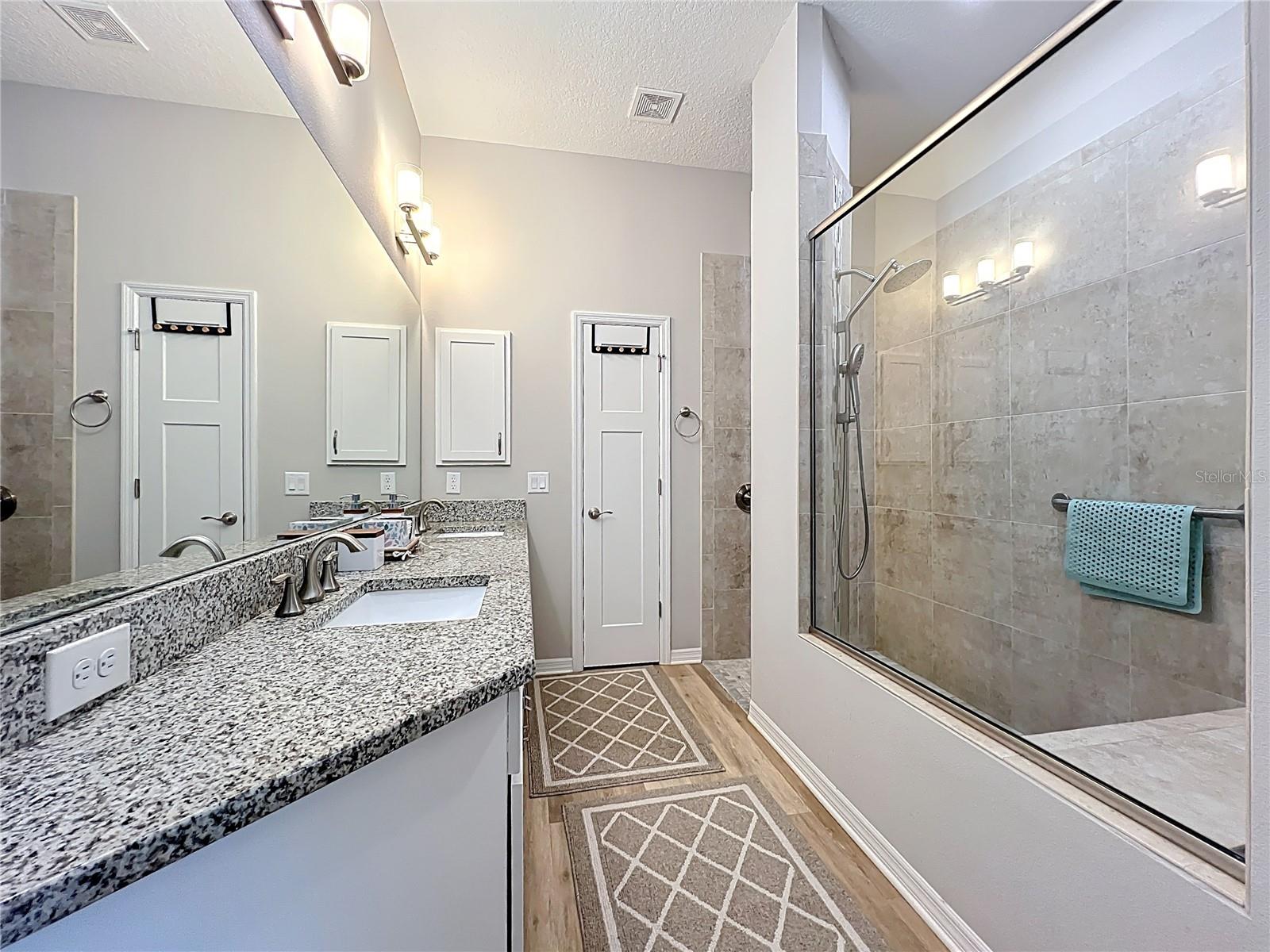 BEECHWOOD POINT VILLAS CONDO - Residential