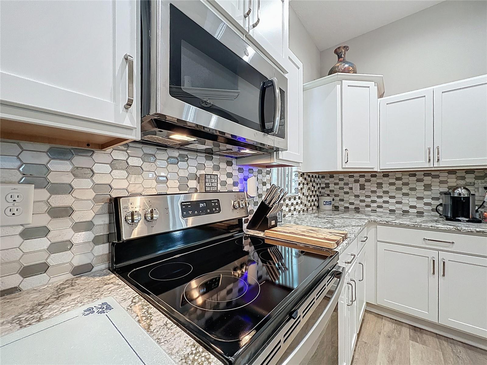 BEECHWOOD POINT VILLAS CONDO - Residential