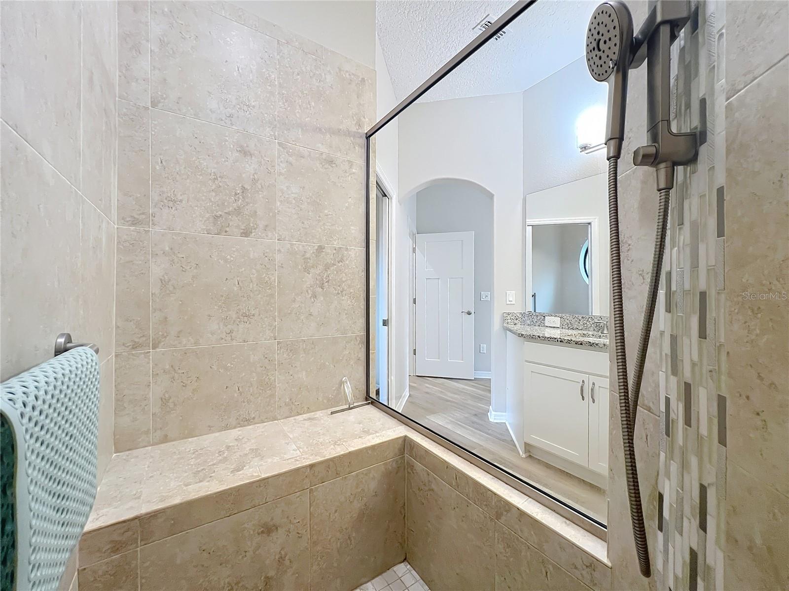 BEECHWOOD POINT VILLAS CONDO - Residential
