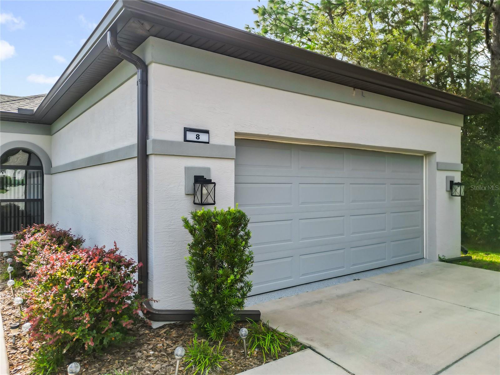BEECHWOOD POINT VILLAS CONDO - Residential