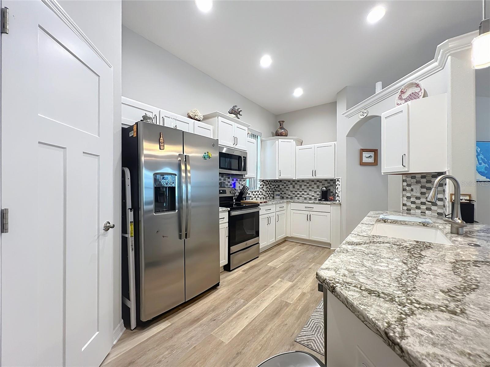 BEECHWOOD POINT VILLAS CONDO - Residential
