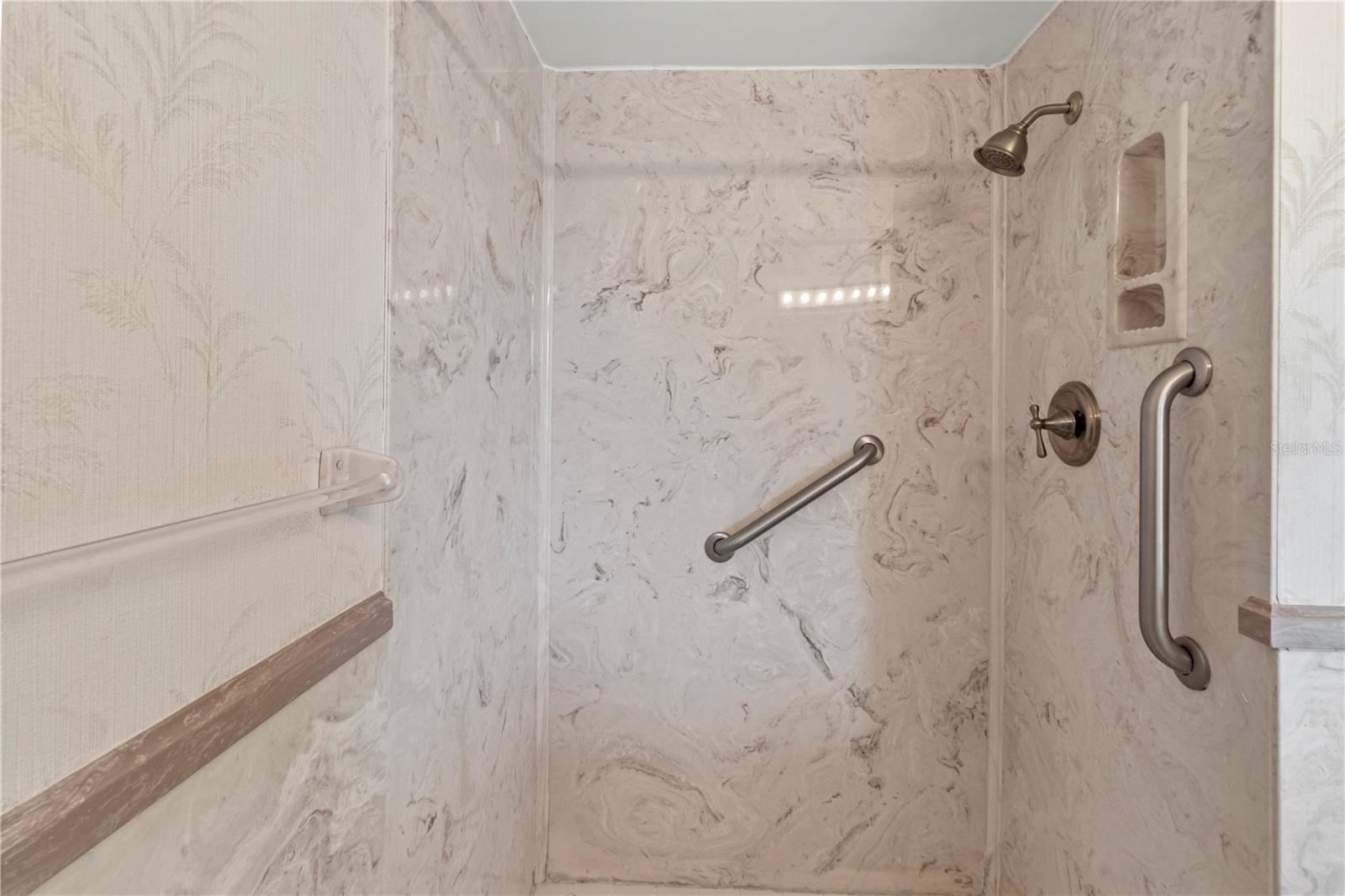 VILLAGE GREEN OF BRADENTON SEC 7 - Residential