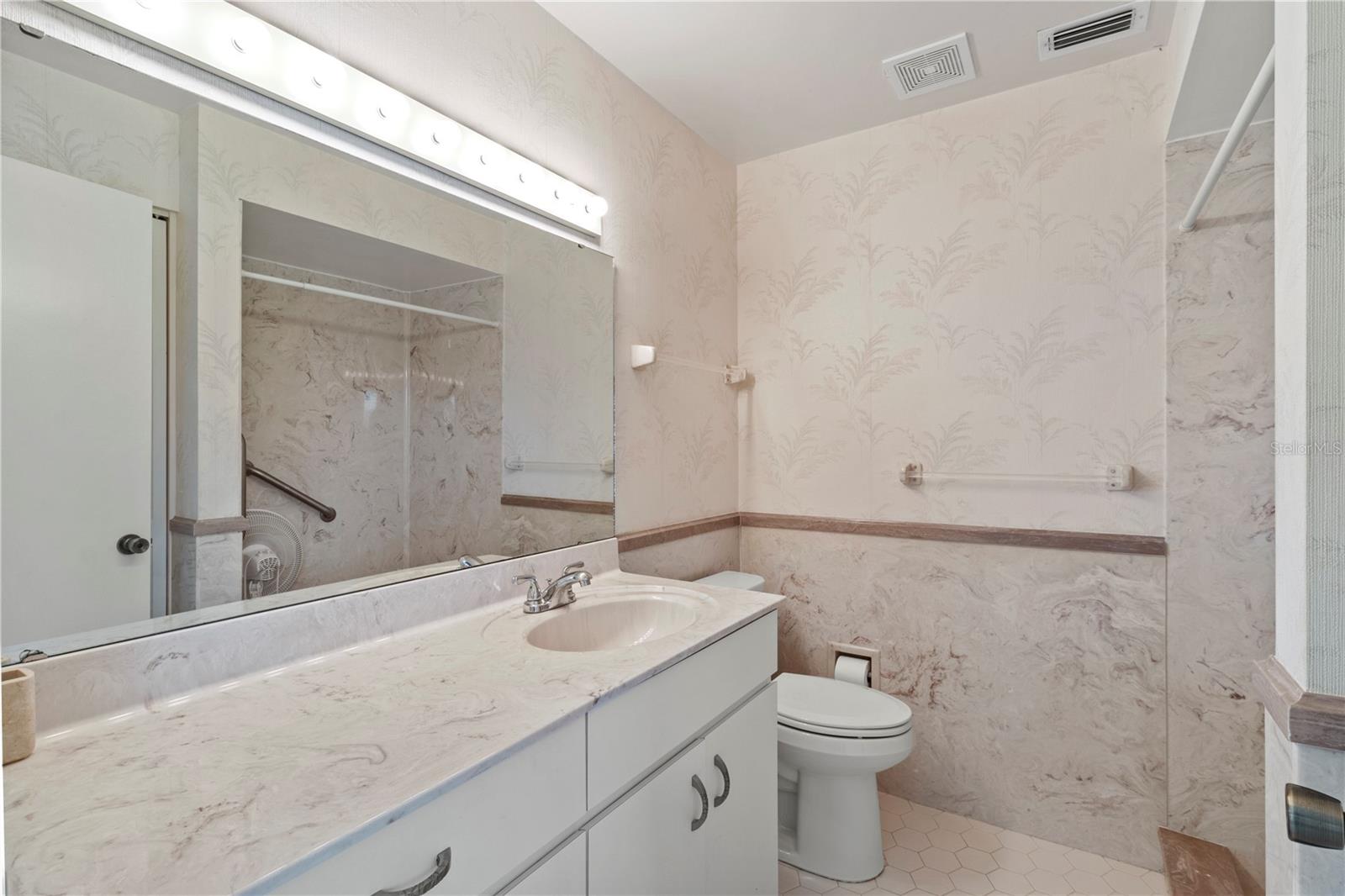 VILLAGE GREEN OF BRADENTON SEC 7 - Residential