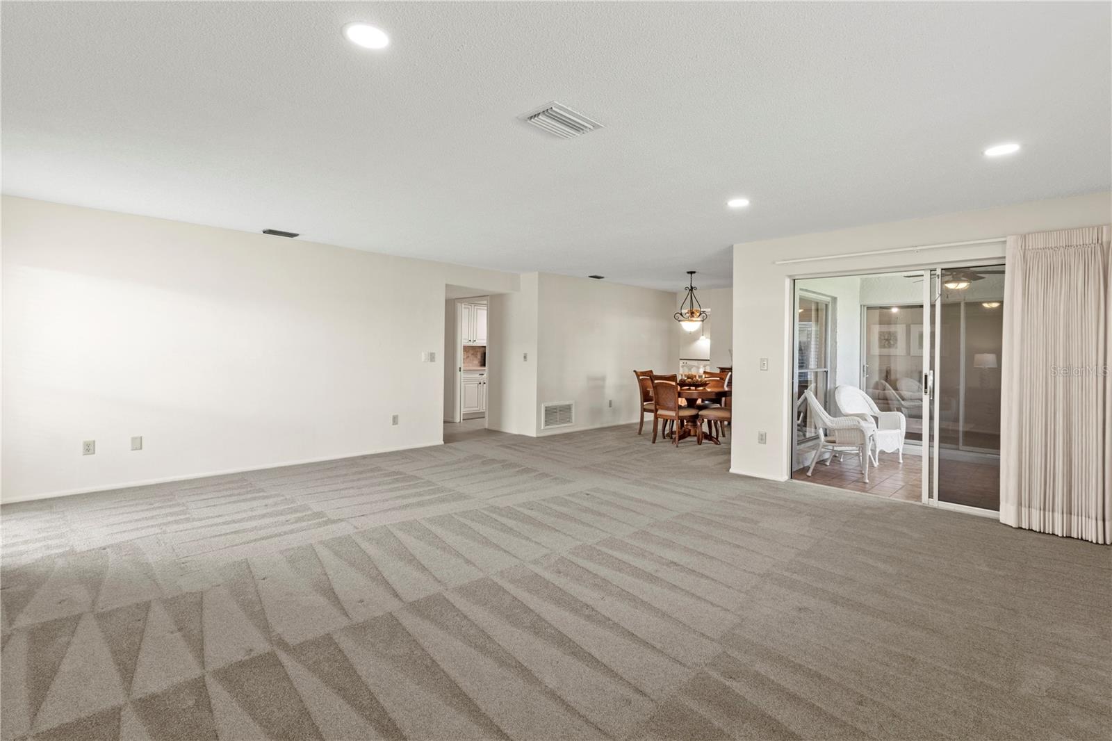 VILLAGE GREEN OF BRADENTON SEC 7 - Residential