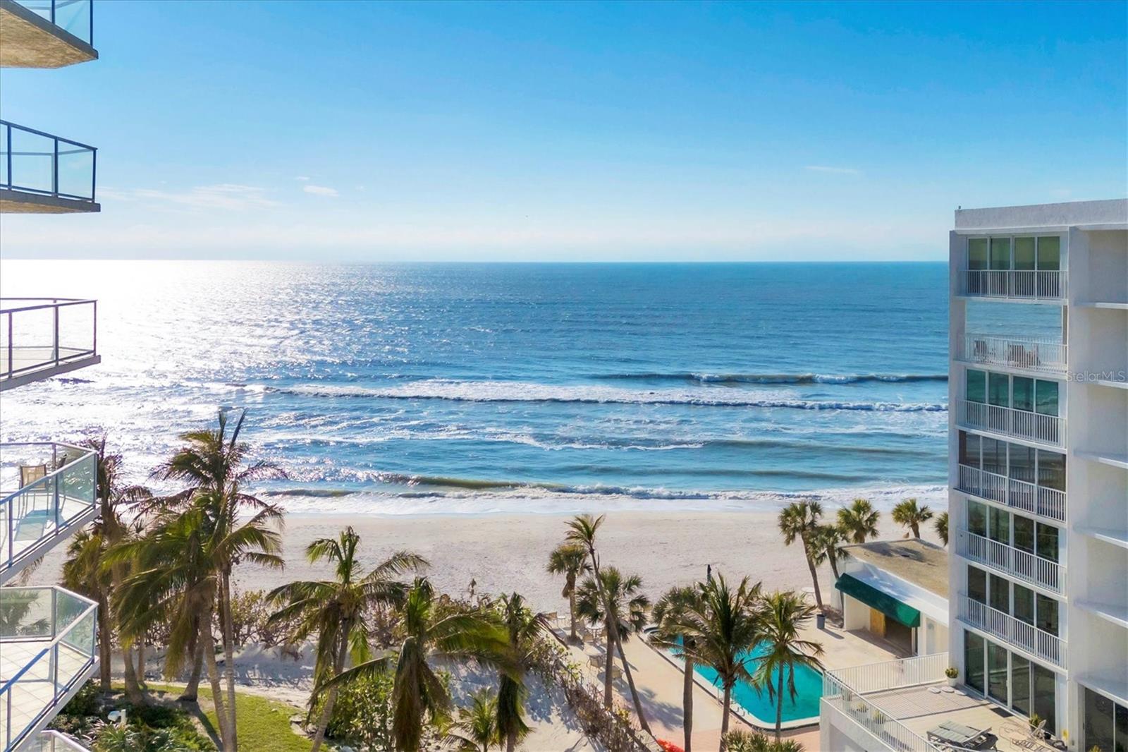 L ELEGANCE ON LIDO BEACH - Residential