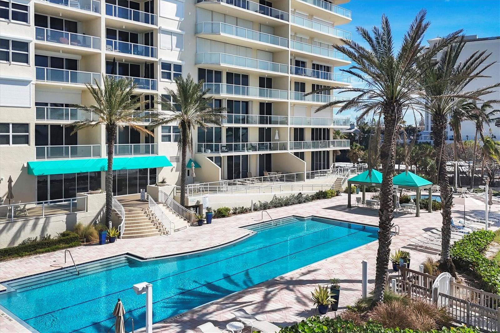 L ELEGANCE ON LIDO BEACH - Residential