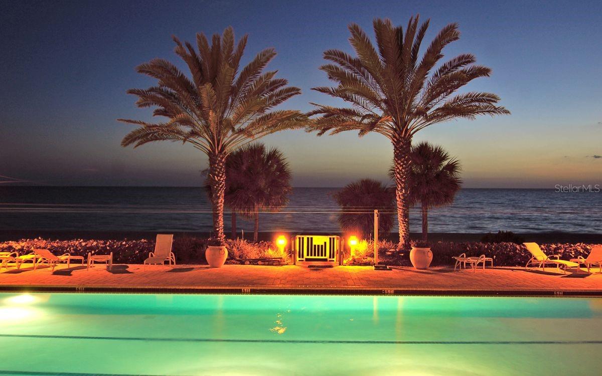 L ELEGANCE ON LIDO BEACH - Residential