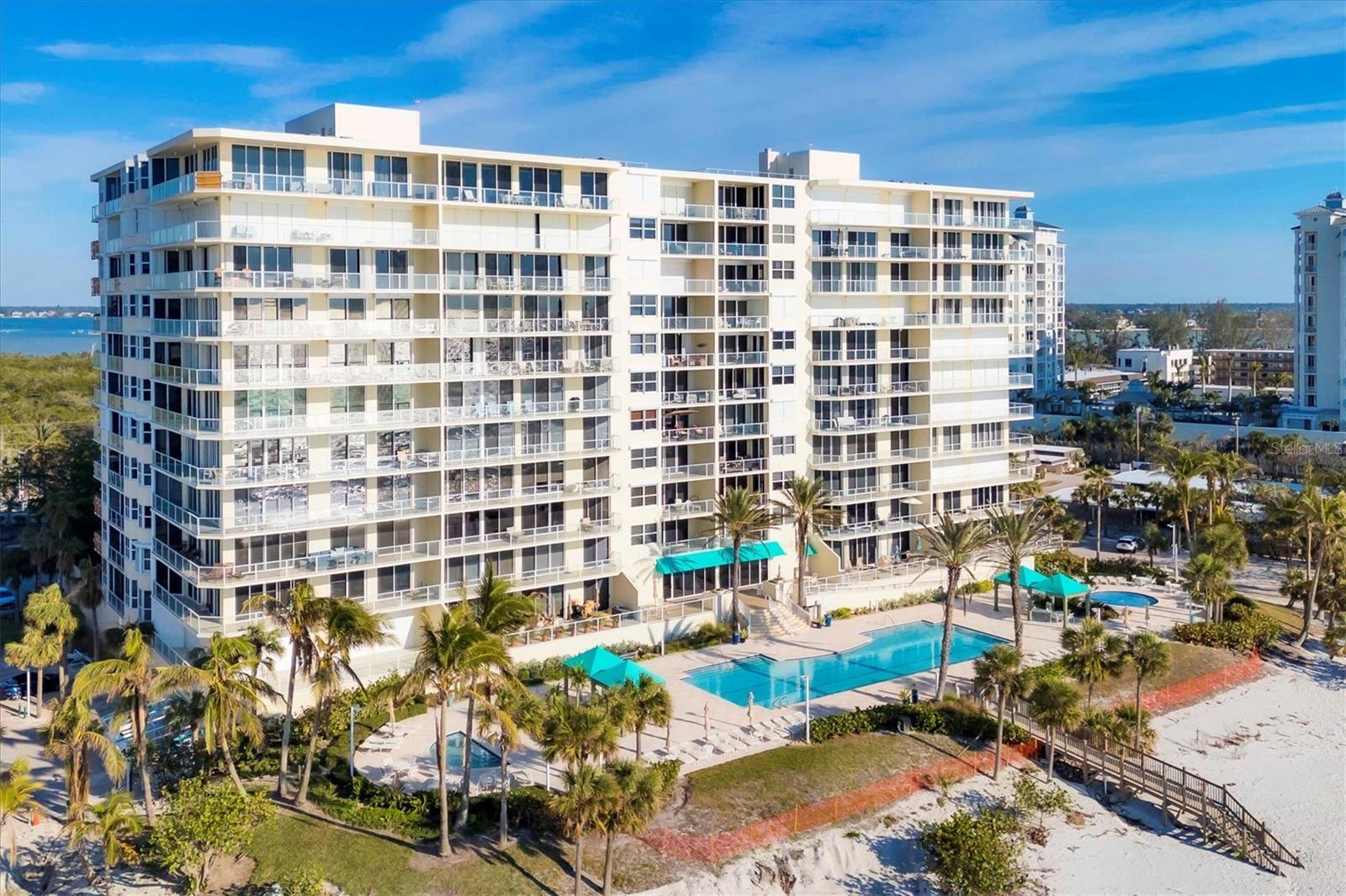 L ELEGANCE ON LIDO BEACH - Residential