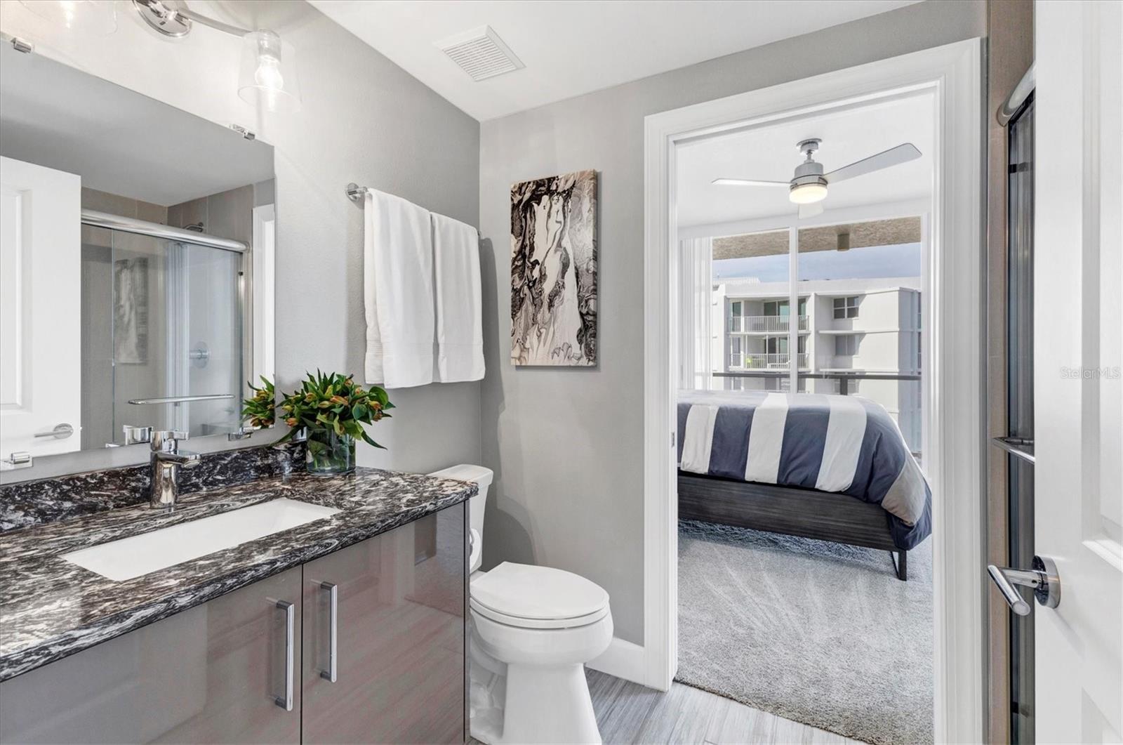 L ELEGANCE ON LIDO BEACH - Residential