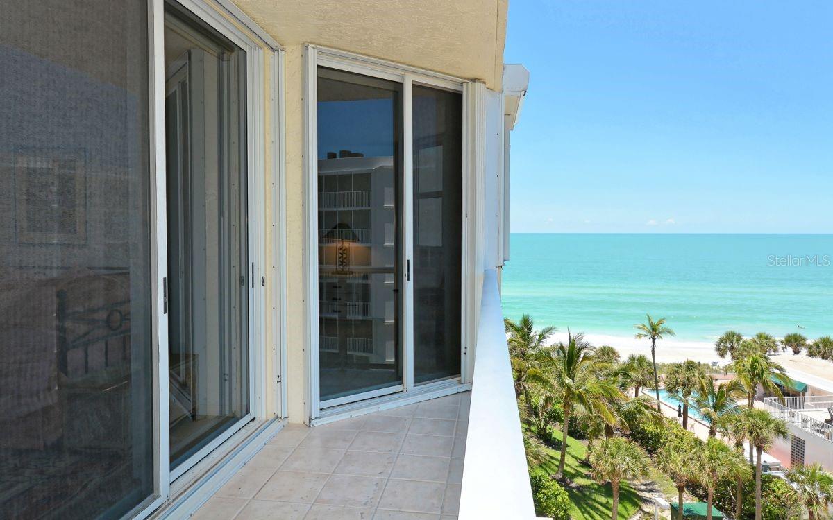 L ELEGANCE ON LIDO BEACH - Residential