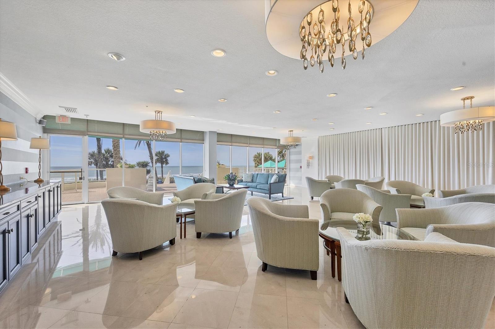 L ELEGANCE ON LIDO BEACH - Residential