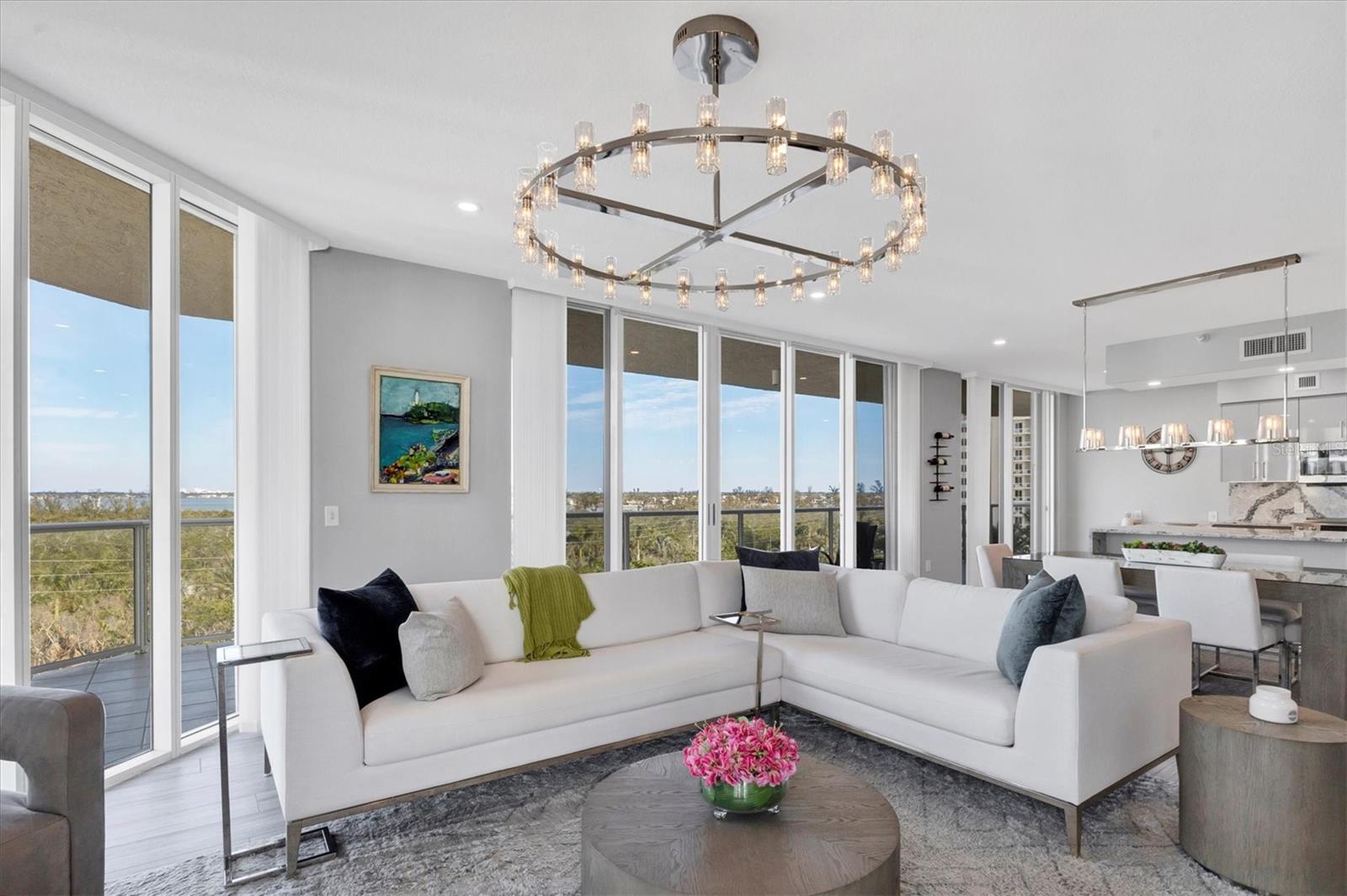 L ELEGANCE ON LIDO BEACH - Residential