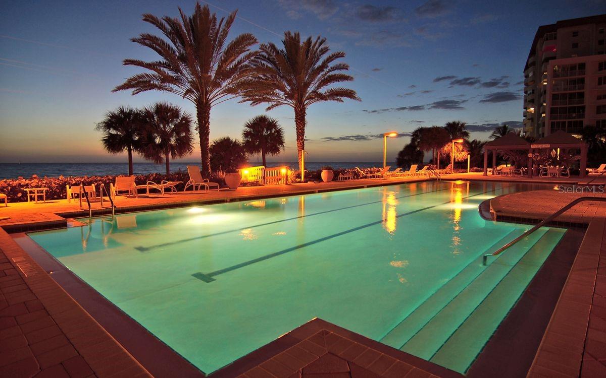 L ELEGANCE ON LIDO BEACH - Residential