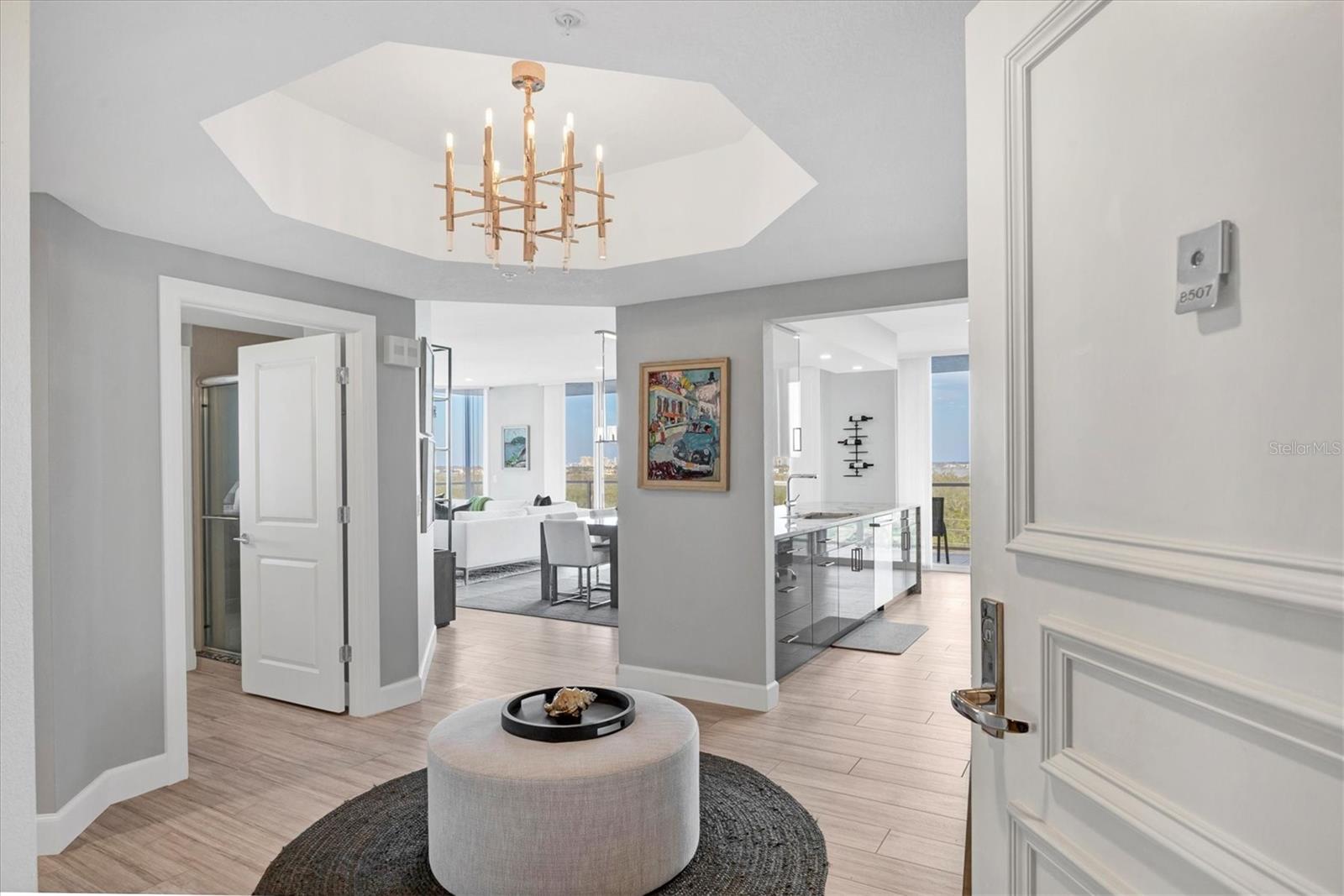 L ELEGANCE ON LIDO BEACH - Residential