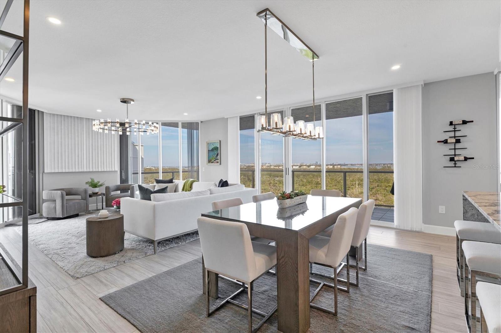 L ELEGANCE ON LIDO BEACH - Residential